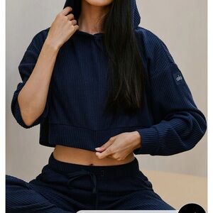 ALO Yoga Dark Blue Ribbed Cropped Hoodie and pants set both XS